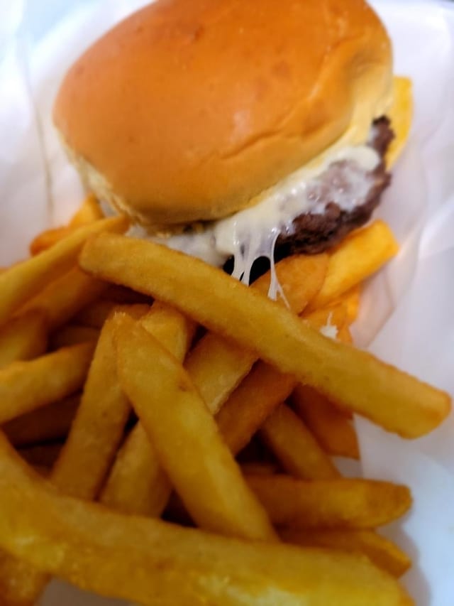 Kids Cheeseburger